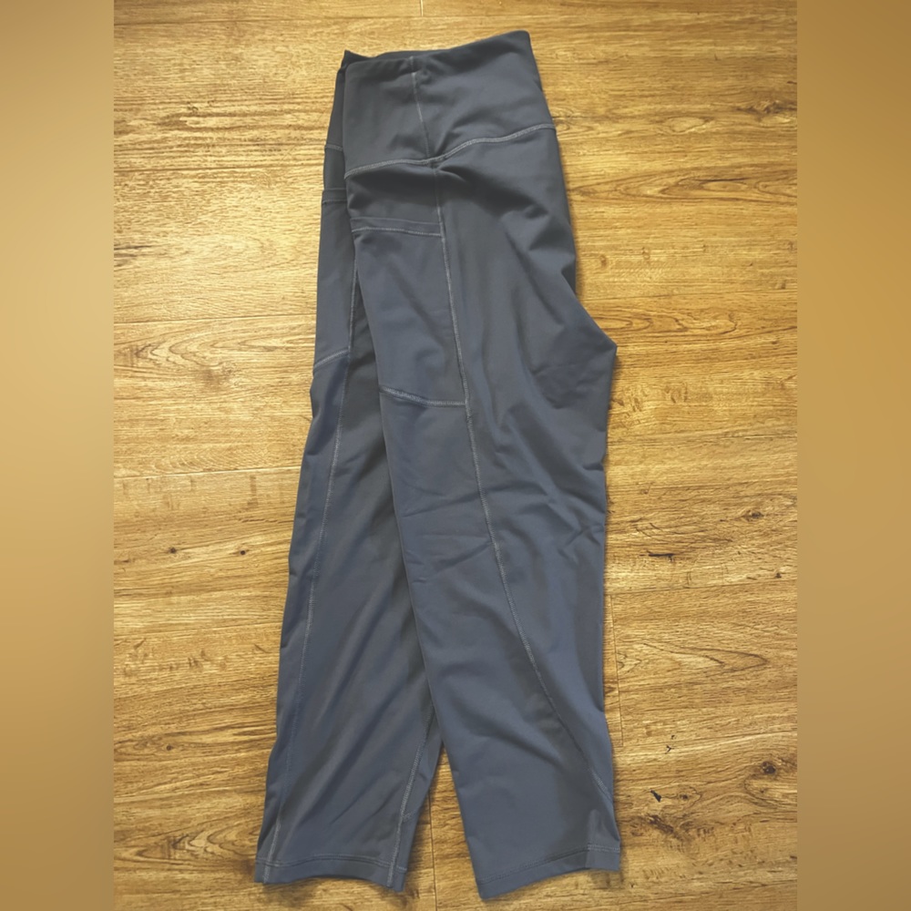 Victoria Secret Capri leggings, size large